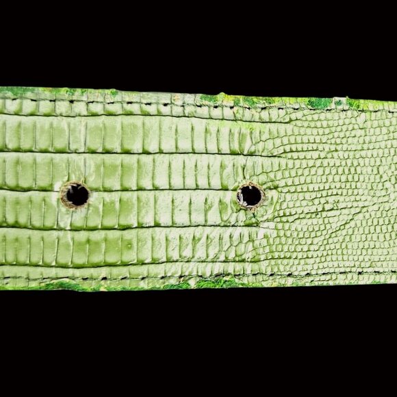 Vintage Avocado Green Leather Statement Belt Brass Buckle USA 27–31 Small - Picture 4 of 13